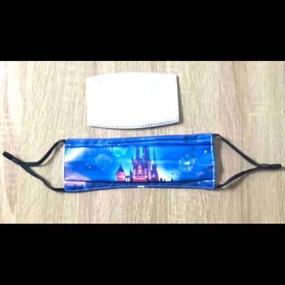Adjustable DISNEY Face Mask With PM2.5 Carbon Filter - Picture 1 of 3